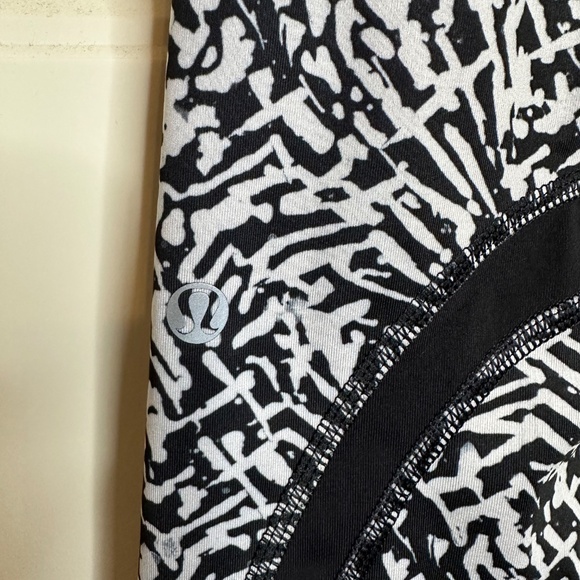 Lululemon Crop Leggings - Picture 2 of 6